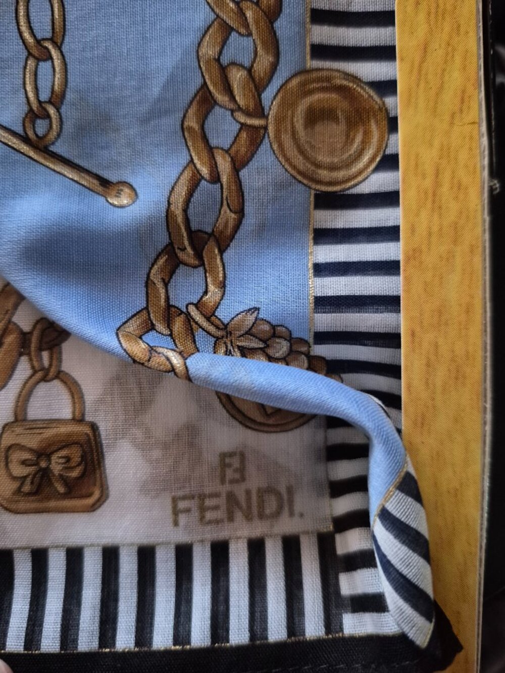 Handkerchief - Picture 4 of 7